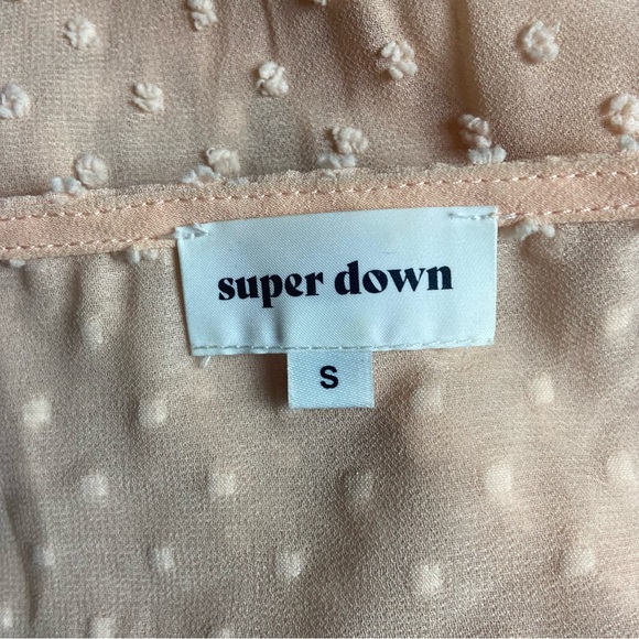 superdown Peach Swiss Dot Smocked Crop Top - Picture 5 of 5